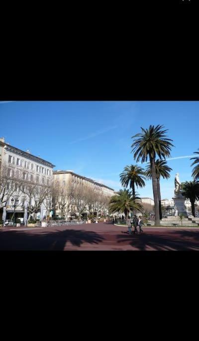 Centre Ville, Confort De 2 A 7 Pers. Apartment *